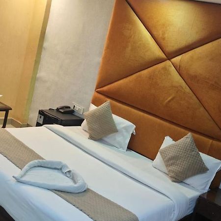 Hotel Grand City Нью-Дели Экстерьер фото