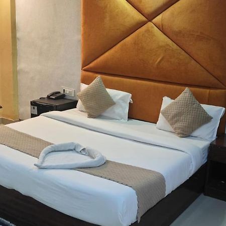 Hotel Grand City Нью-Дели Экстерьер фото
