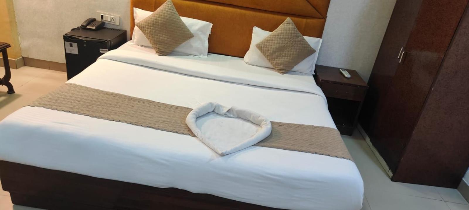 Hotel Grand City Нью-Дели Экстерьер фото
